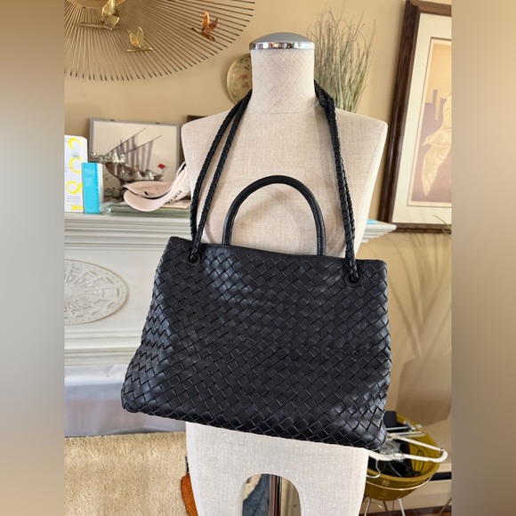 Quince Italian Leather Handwoven Satchel in black - Picture 3 of 17